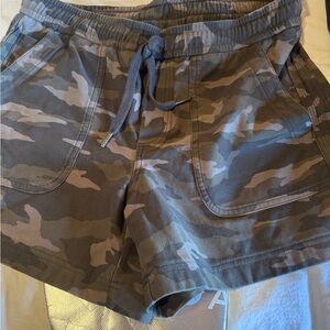 Athleta Camo Women's Shorts